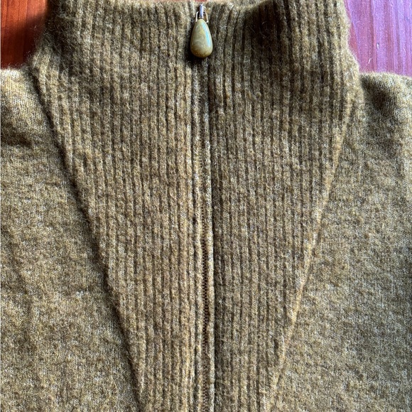 Tobias Jumper - Olive Green Sezane - Sold out online - Picture 4 of 8